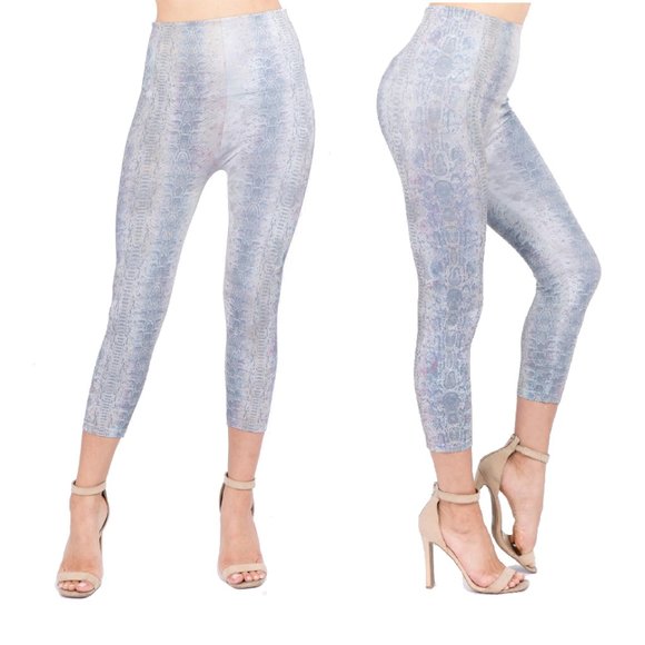 M. Rena Snake Print Sublimation Capri Leggings - Picture 1 of 1